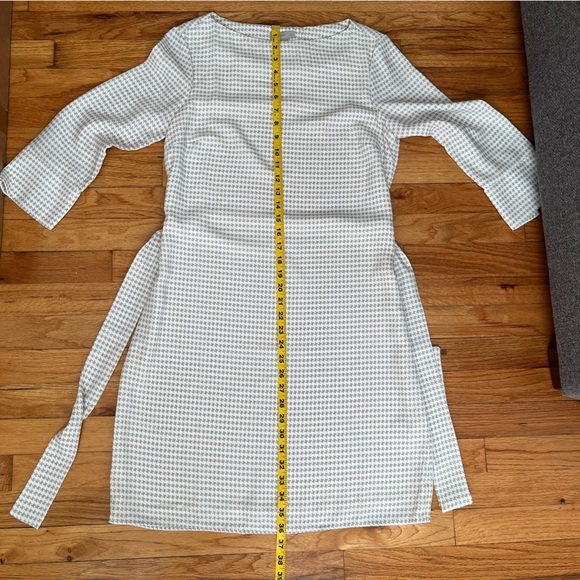 H&M Herringbone Print Shift Dress with Optional Tie Waist - Picture 10 of 12